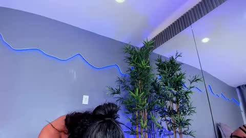 Snapshot of alinasweett_ chatting on December 5, 2025, 4:14 pm online show from December 5, 2025, 4:14 pm