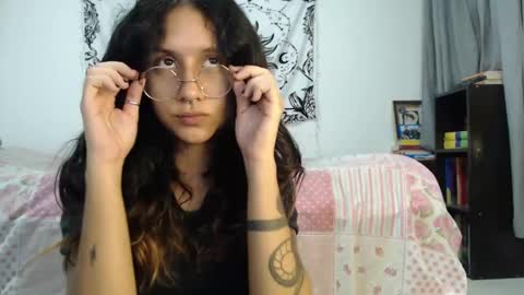 Snapshot of alinawoolf_ chatting on January 31, 2025, 3:41 am Ali online show from January 31, 2025, 3:41 am