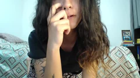 Snapshot of alinawoolf_ chatting on February 4, 2025, 2:39 am Ali online show from February 4, 2025, 2:39 am