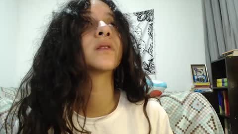 Snapshot of alinawoolf_ chatting on February 9, 2025, 4:14 am Ali online show from February 9, 2025, 4:14 am