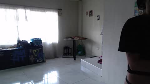 Snapshot of alinawoolf_ chatting on June 25, 2026, 5:17 pm Ali online show from June 25, 2026, 5:17 pm