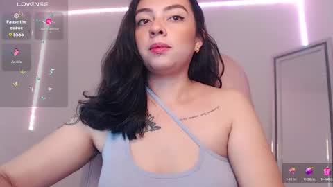 Alejandra online show from March 7, 2025, 5:51 am