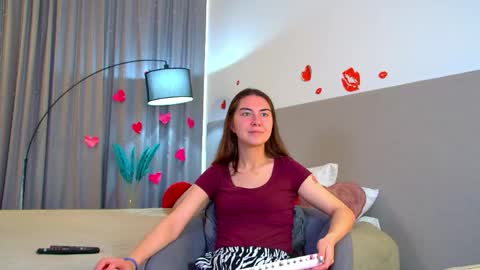Snapshot of alisaalarie chatting on May 20, 2026, 7:03 am Alisa online show from May 20, 2026, 7:03 am