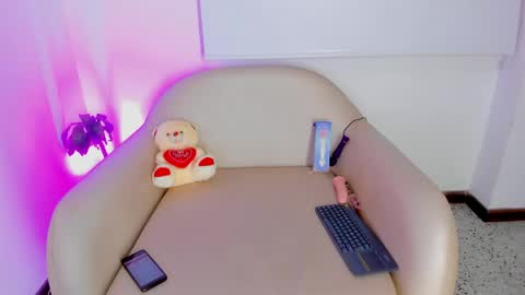 alise_mason online show from April 14, 2026, 10:16 pm