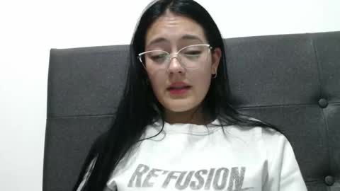 Snapshot of alisha_9997 chatting on October 11, 2025, 12:43 am alisha_9997 online show from October 11, 2025, 12:43 am