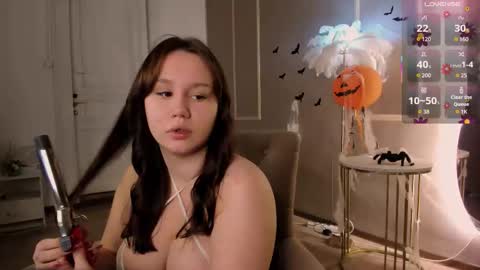 Alisia online show from October 24, 2025, 9:28 am