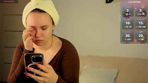 Alisia online show from October 30, 2025, 8:05 am