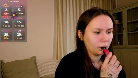 Alisia online show from November 18, 2025, 7:13 am