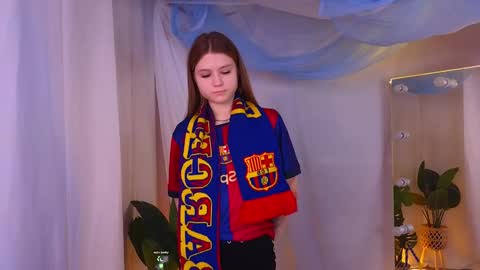 Snapshot of alisia_spinnet chatting on December 15, 2024, 7:24 am Alisia online show from December 15, 2024, 7:24 am