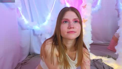 Snapshot of alisia_spinnet chatting on September 12, 2025, 10:48 am Alisia online show from September 12, 2025, 10:48 am