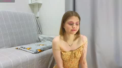 Alisia online show from April 5, 2026, 12:46 pm