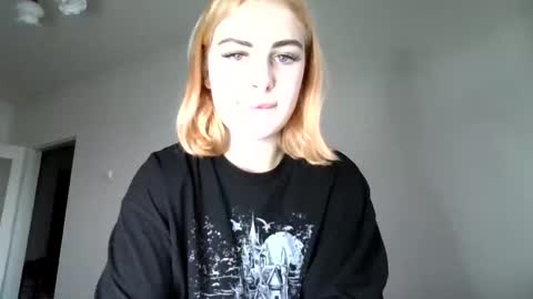 Alisa online show from September 17, 2025, 1:35 pm