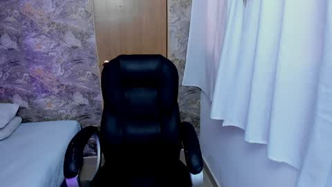 alison_manning1 online show from March 31, 2026, 1:33 pm