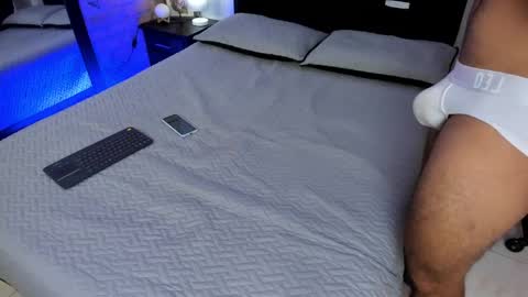 Snapshot of alison_thomas1 chatting on December 24, 2024, 2:54 pm alison online show from December 24, 2024, 2:54 pm