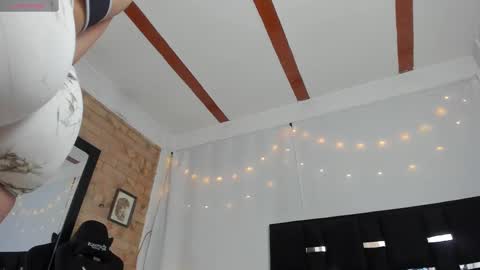 Snapshot of alison_thomas1 chatting on September 13, 2025, 4:07 pm alison online show from September 13, 2025, 4:07 pm