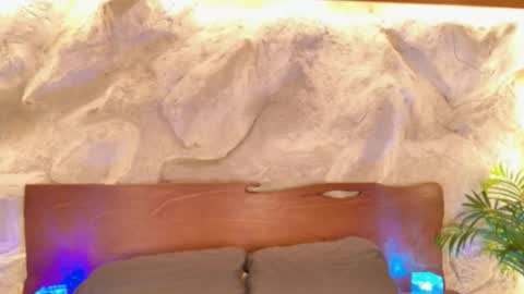 Snapshot of alisoon_moon chatting on February 6, 2026, 11:41 pm Alison Moon online show from February 6, 2026, 11:41 pm