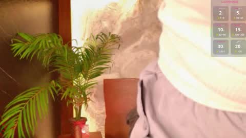 Snapshot of alisoon_moon chatting on March 19, 2026, 10:25 pm Alison Moon online show from March 19, 2026, 10:25 pm