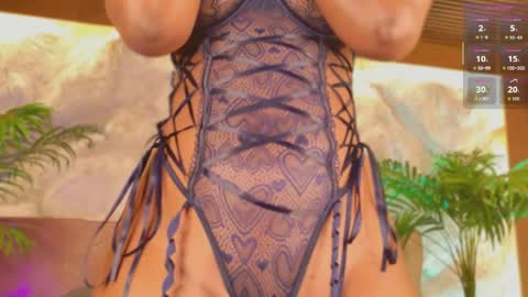 Snapshot of alisoon_moon chatting on April 10, 2026, 10:47 pm Alison Moon online show from April 10, 2026, 10:47 pm