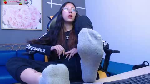 aliss_angel_ online show from April 14, 2026, 8:37 pm