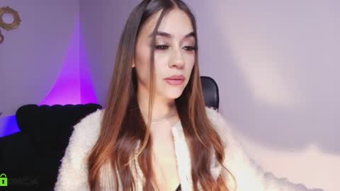 Snapshot of aliss_es chatting on December 5, 2025, 4:43 am ALISS online show from December 5, 2025, 4:43 am