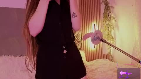 Snapshot of alissa_cute1 chatting on October 28, 2025, 3:04 pm Mia online show from October 28, 2025, 3:04 pm