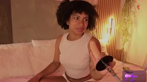 Snapshot of alissa_cute1 chatting on November 17, 2025, 9:42 pm Mia online show from November 17, 2025, 9:42 pm