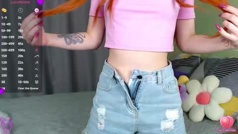 Snapshot of alissa_sexy chatting on September 22, 2025, 12:01 am Aliss online show from September 22, 2025, 12:01 am