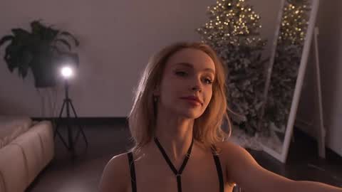 Snapshot of alissa_wxw chatting on December 21, 2025, 8:10 am Alissa online show from December 21, 2025, 8:10 am