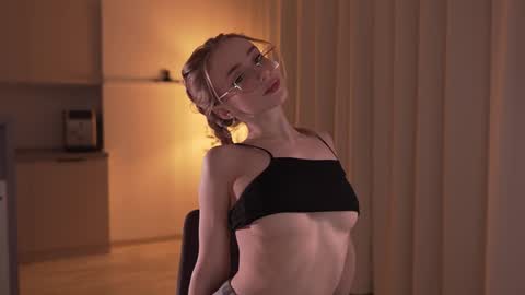 Snapshot of alissa_wxw chatting on January 9, 2026, 10:11 pm Alissa online show from January 9, 2026, 10:11 pm