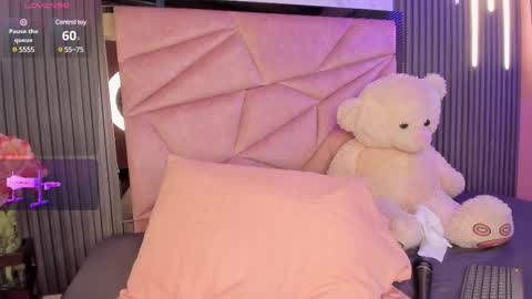 Alisse Miller online show from February 24, 2025, 5:00 am