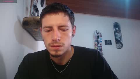 Snapshot of alisseandjamess chatting on December 17, 2025, 5:30 pm Jamesss online show from December 17, 2025, 5:30 pm