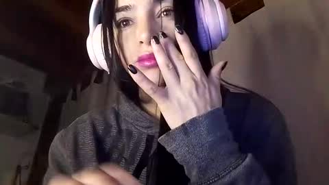 Snapshot of alisson369_ chatting on February 7, 2025, 11:01 am Alisson369 online show from February 7, 2025, 11:01 am