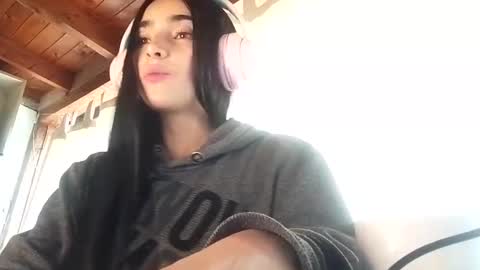 Snapshot of alisson369_ chatting on February 11, 2025, 7:27 pm Alisson369 online show from February 11, 2025, 7:27 pm