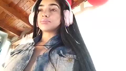 Snapshot of alisson369_ chatting on February 17, 2025, 12:59 pm Alisson369 online show from February 17, 2025, 12:59 pm