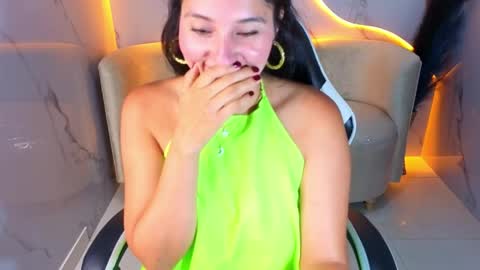 alisson_tx_ online show from April 7, 2026, 8:20 pm