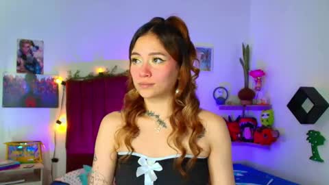 Snapshot of alisson_zafiro chatting on February 15, 2026, 8:05 pm Alisson IG alisson zafiro27 online show from February 15, 2026, 8:05 pm