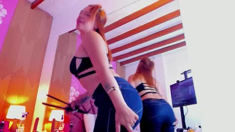 alissonpeach01 online show from October 1, 2025, 2:23 pm