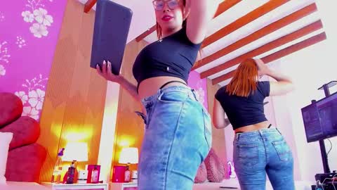 alissonpeach01 online show from October 3, 2025, 1:52 pm