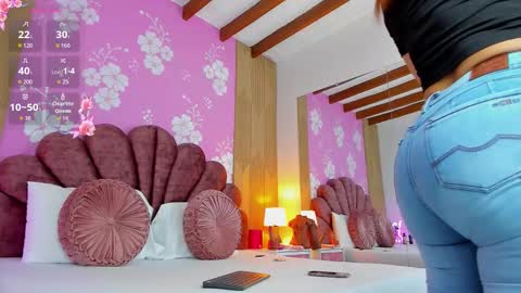 alissonpeach01 online show from November 24, 2025, 2:06 pm