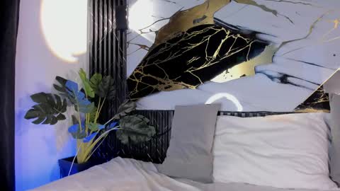   online show from April 23, 2026, 7:27 pm