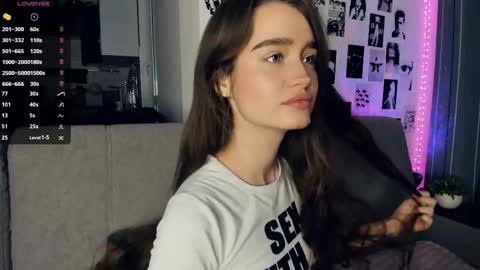 Alivia online show from November 27, 2025, 9:22 am