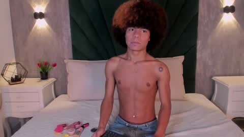  Alexis Etereo  online show from February 5, 2026, 8:02 pm