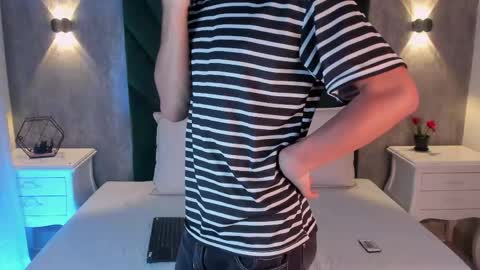  Alexis Etereo  online show from March 28, 2026, 7:35 pm