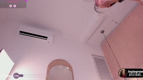 Snapshot of alizza_ chatting on April 2, 2026, 11:52 am alizza_ online show from April 2, 2026, 11:52 am