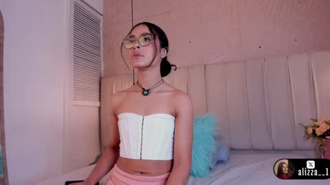 Snapshot of alizza_ chatting on April 4, 2026, 11:40 am alizza_ online show from April 4, 2026, 11:40 am