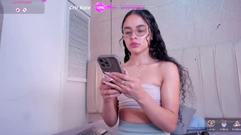 alizza_ online show from May 19, 2026, 11:38 am