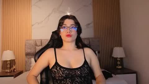 Snapshot of alkivamoon chatting on April 25, 2026, 7:11 pm alkivamoon online show from April 25, 2026, 7:11 pm