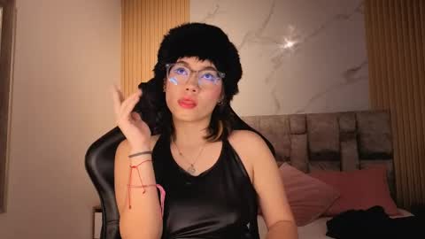 Snapshot of alkivamoon chatting on April 29, 2026, 7:20 pm alkivamoon online show from April 29, 2026, 7:20 pm
