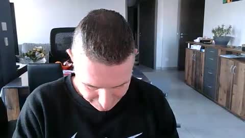 allan57000 online show from January 7, 2026, 8:39 am