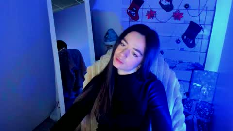 Snapshot of allana_dream chatting on December 17, 2025, 7:14 am Allana online show from December 17, 2025, 7:14 am